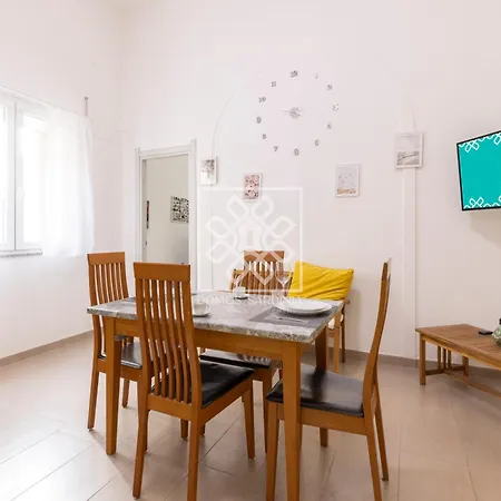 Al 98 Apartment *